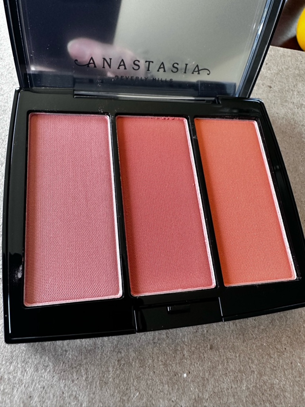 Anastasia Blush Trio Palette — Peachy Love Shades - Picture 4 of 6
